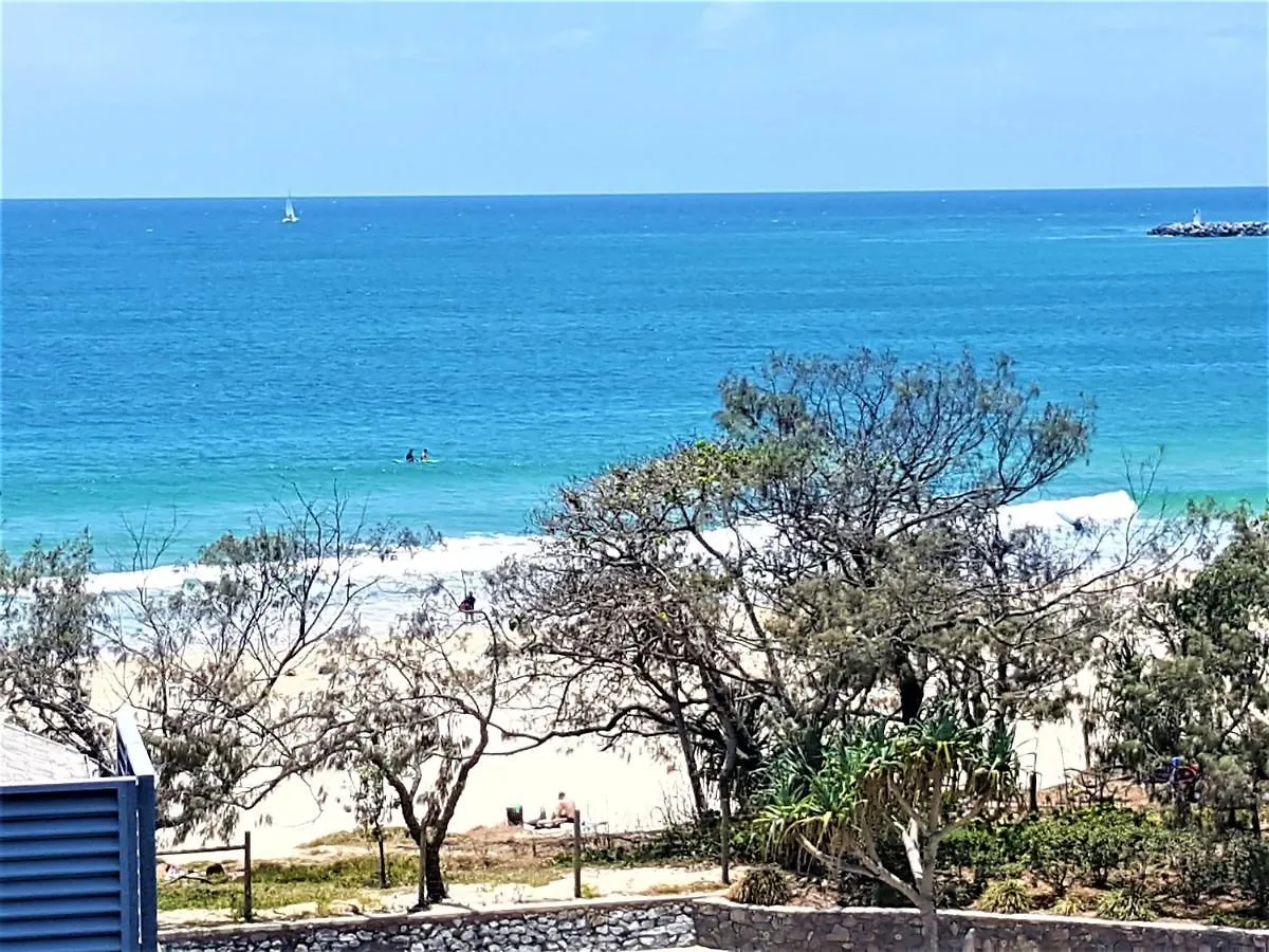 Mooloolaba Beachfront Apartment In Sandcastles