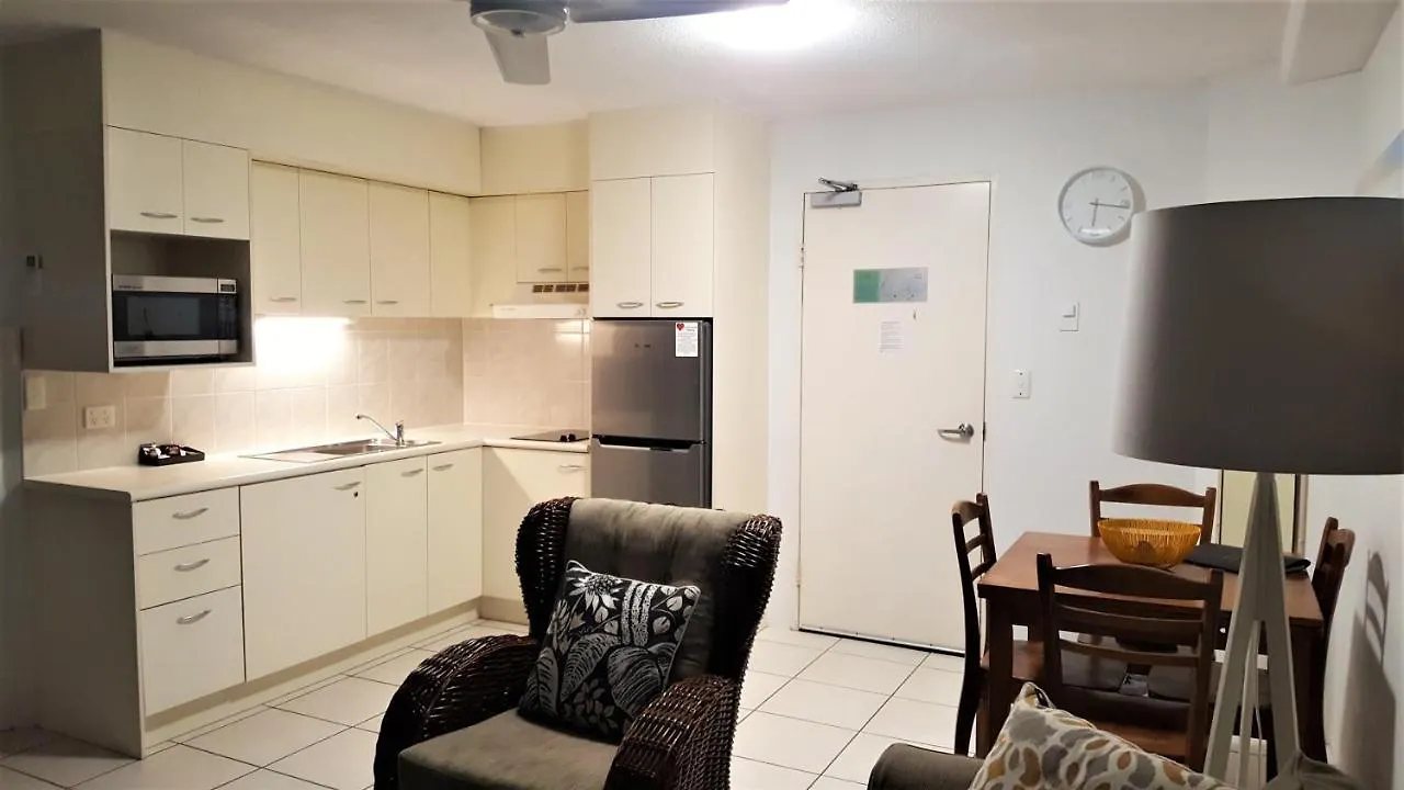Mooloolaba Beachfront Apartment In Sandcastles